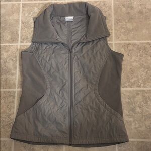 Columbia Women's Gray Quilted Vest